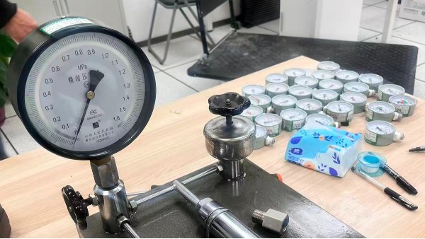 精密壓力表檢測，收費比常規(guī)壓力表貴多少？